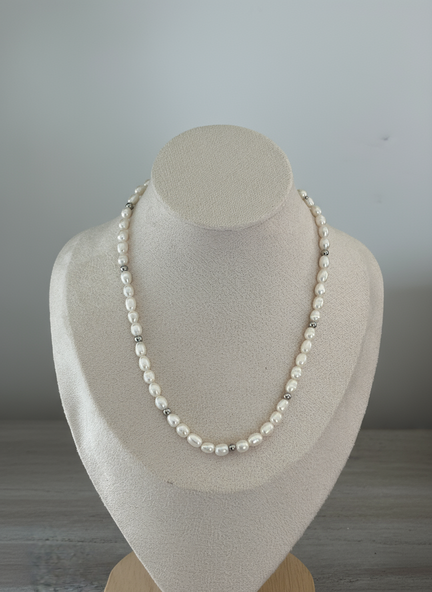 Visuel Collier Mahina sur présentoir