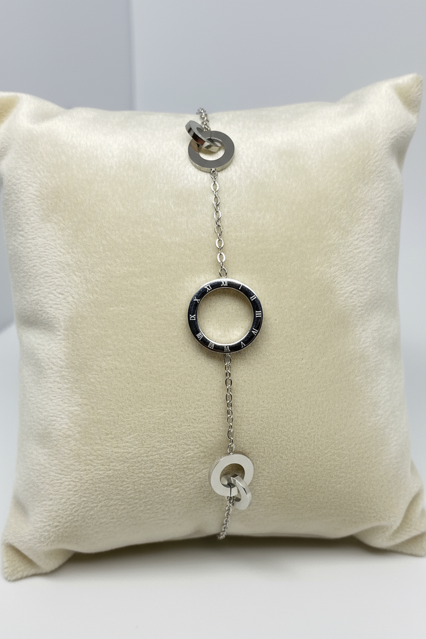 Bracelet Lilou sur coussin de présentation