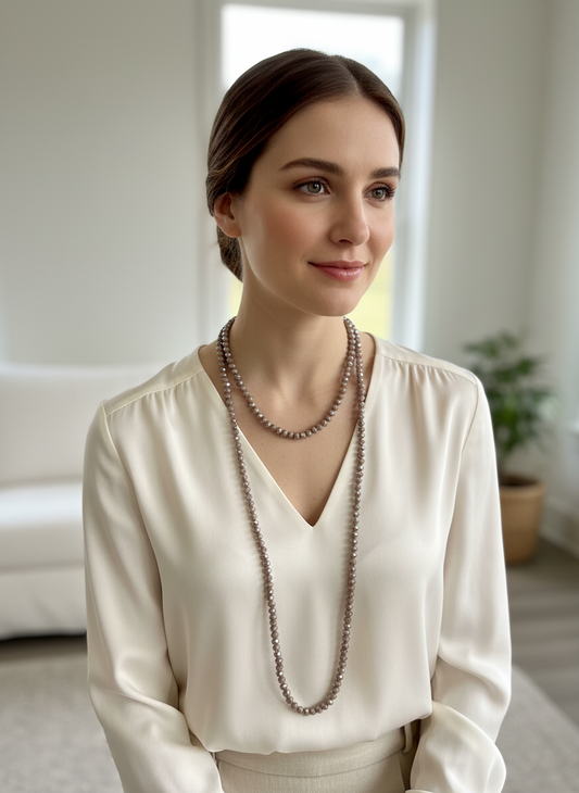 Collier Téa gris porté